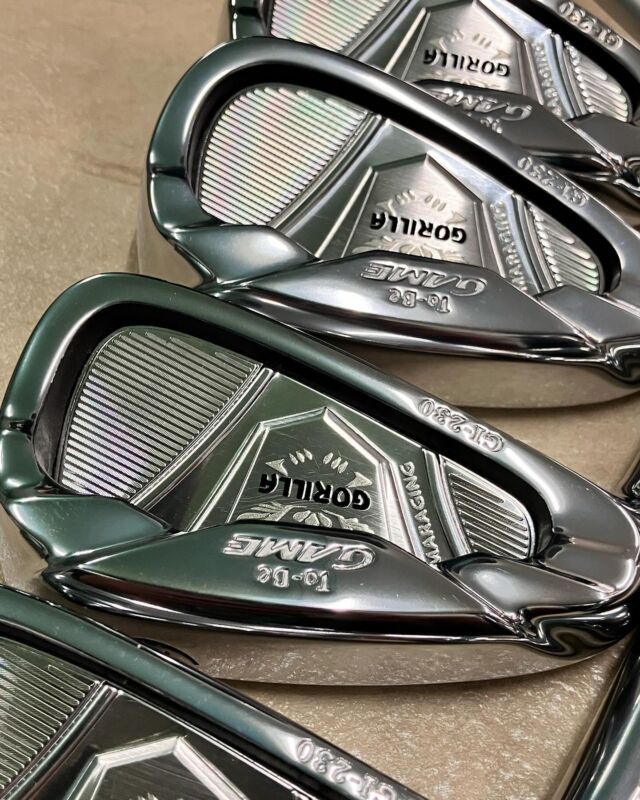 本日はお客様のカスタムクラブのご紹介⛳️
ストロングロフトとワイドソールで優しく飛ばせる「GORILLA GI-230」と「MCI 70R」のセッティング🔥🔥
写真の通り、レフティの試打クラブもご用意しております！！

商品に関するお問い合わせは第一ゴルフ堺店まで！！

TEL 072-273-5620

#ゴルフ #第一ゴルフ #ゴルフ男子 #ゴルフ女子 #ゴルフフィッティング#カスタムクラブ#地クラブ #ゴルフ大阪#ゴルフ堺#ゴルフ南大阪#ゴルフスコアアップ#ゴルフ好きと繋がりたい#ゴルフ飛距離アップ#100切り#ゴリラ#ゴリラアイアン#gorilla#フジクラ#フジクラシャフト#fujikura#レフティアイアン#ゴルフレフティ#クラブセッティング